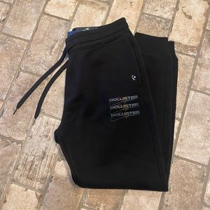 NWT - Hollister Men’s Skinny Logo Jogger Pants Black Medium